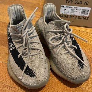 Yeezy Boost 350 V2